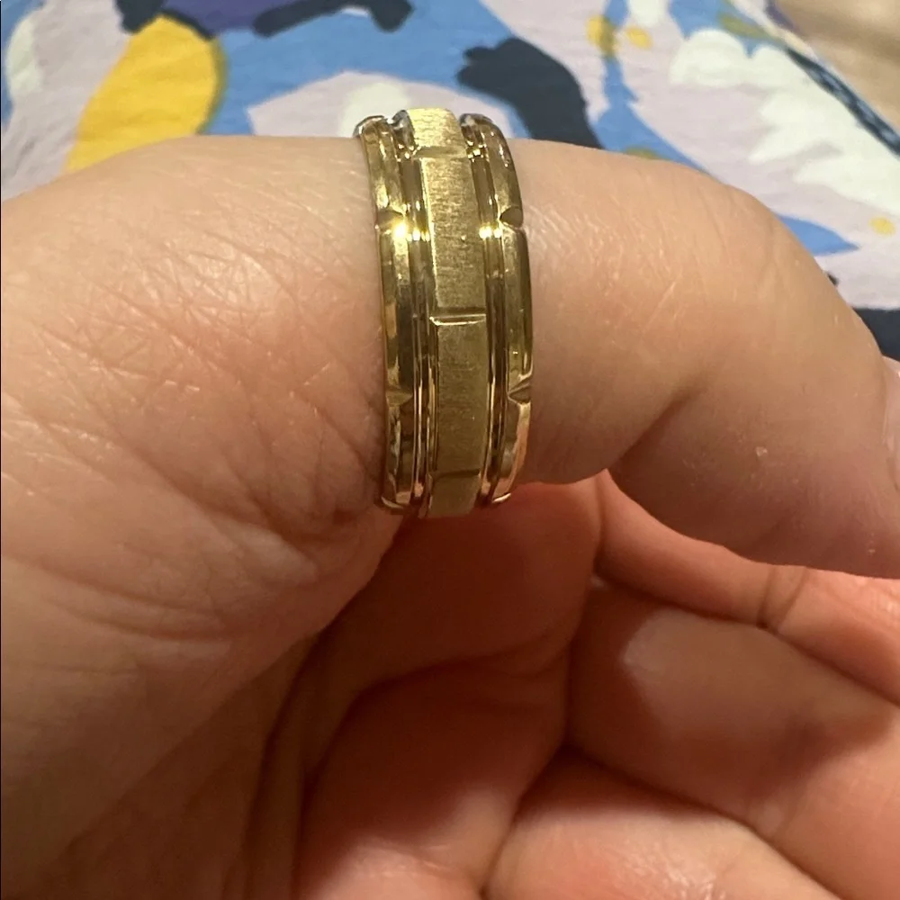 Gold Men's Patterned Band Ring - Gold Color